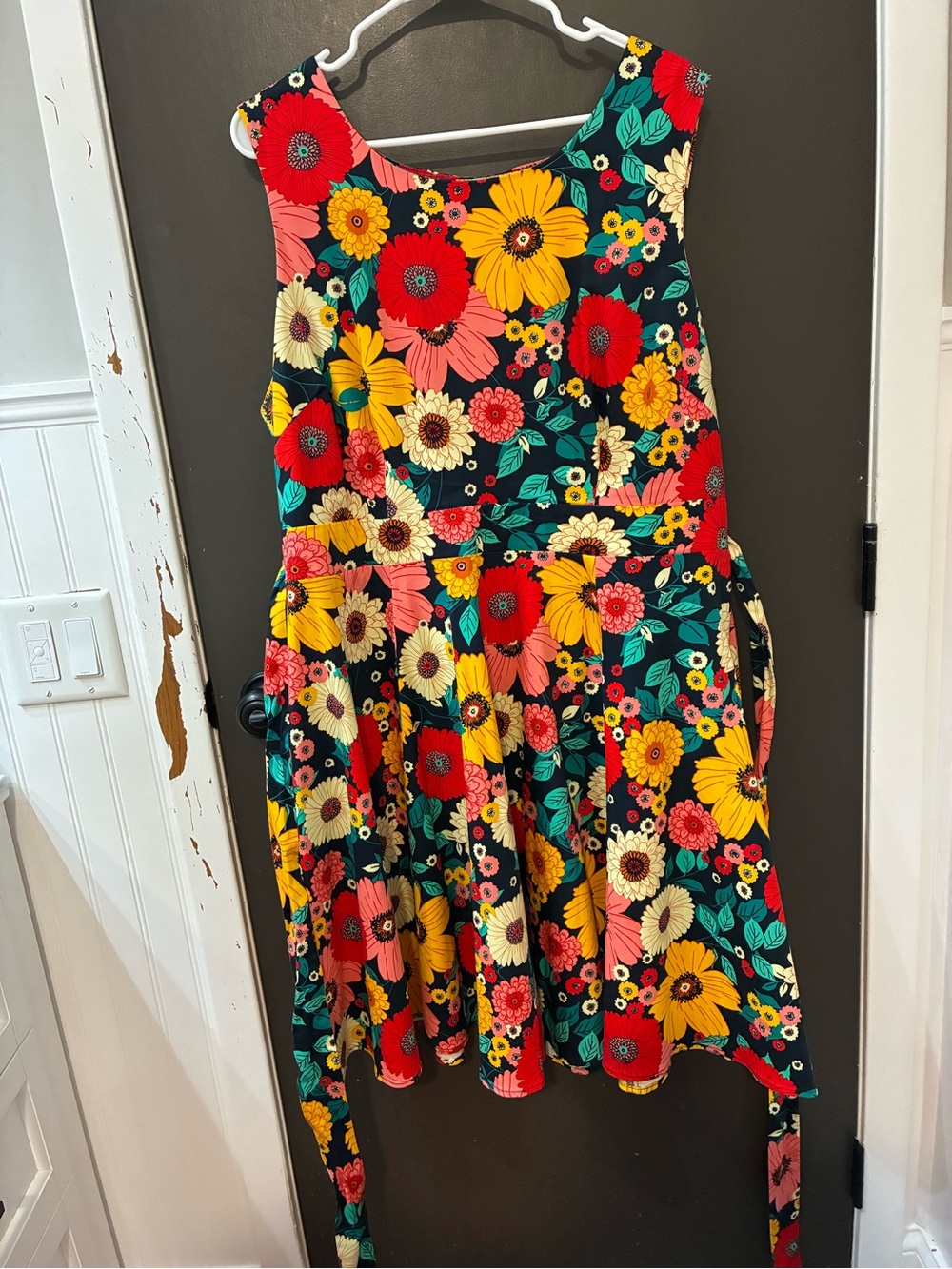 QUALITY ModCloth brand Floral A-Line tea Dress in Black, Yellow, Red and Teal ❤️